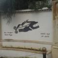2008-01-31 Ingång till museum i Alger. Avbildning av grottmålning. Är det Sleipner som hat tappat ett ben och vad gör han i Algeriet